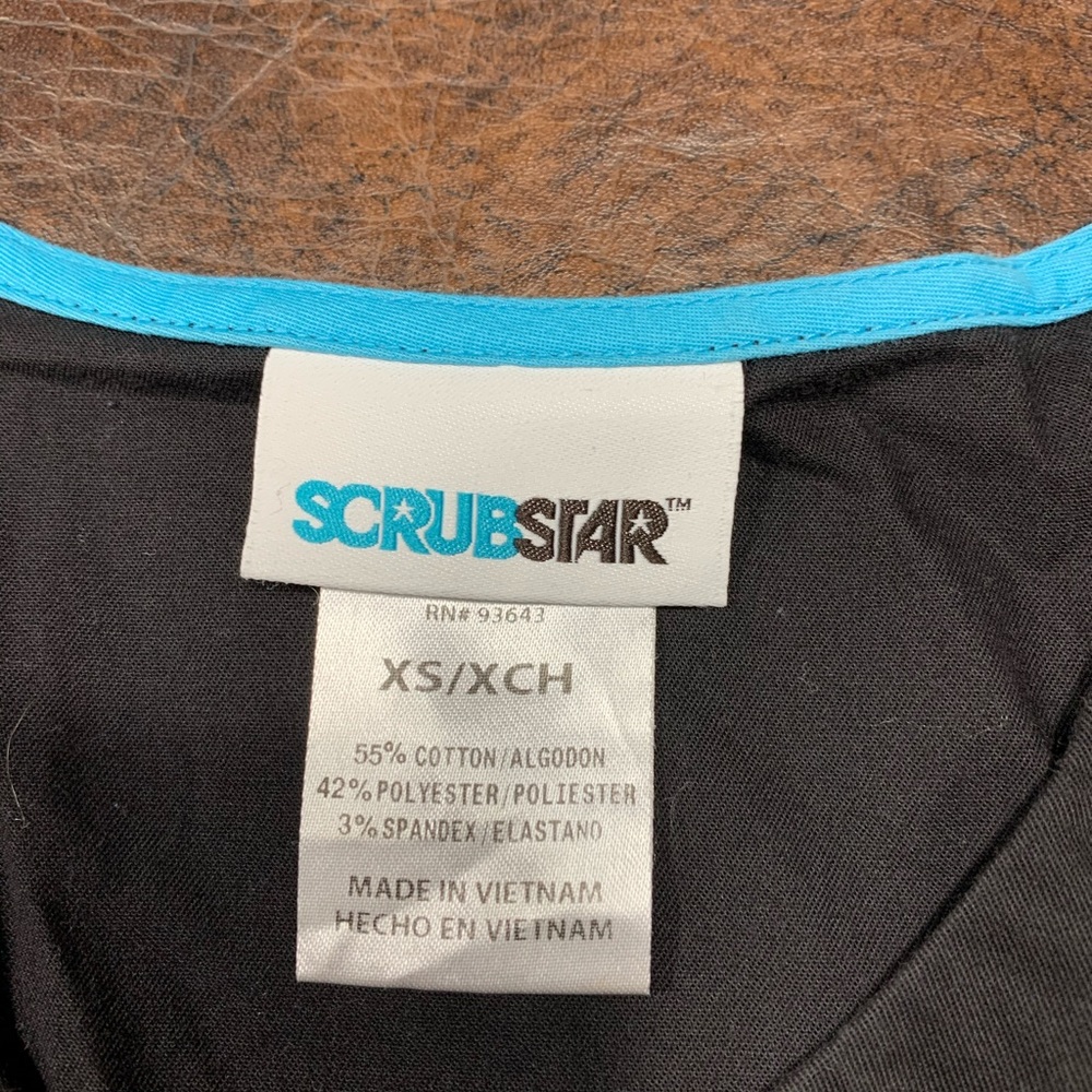 Scrub shirt - Picture 2 of 2